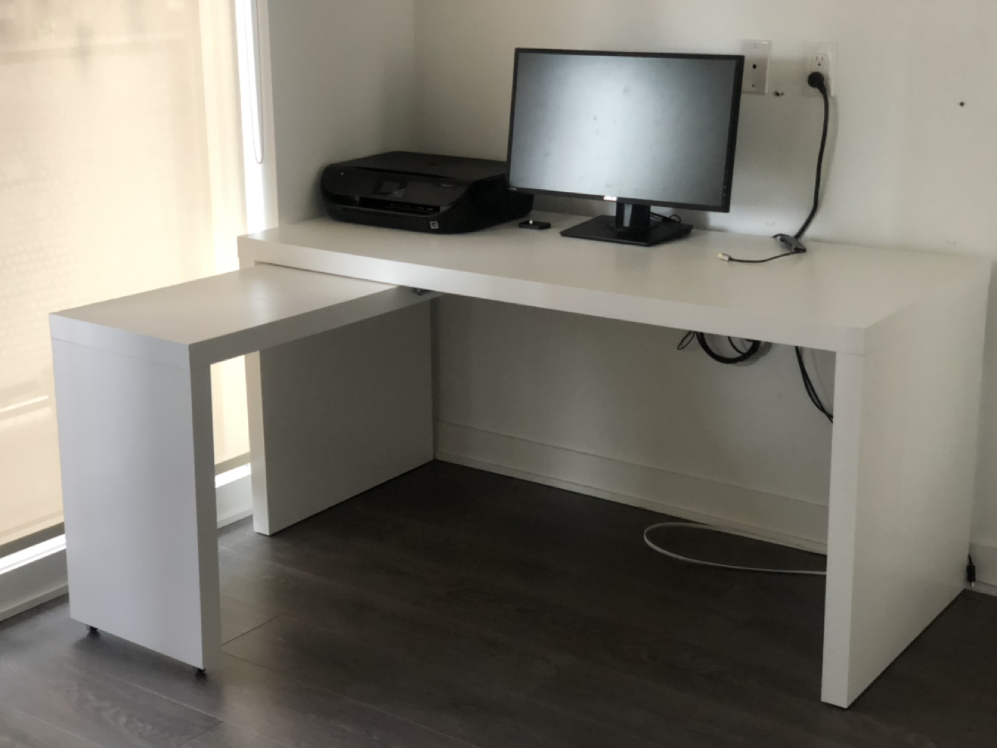 Ikea Malm Desk with Pull-Out Panel - White image indicator(2)