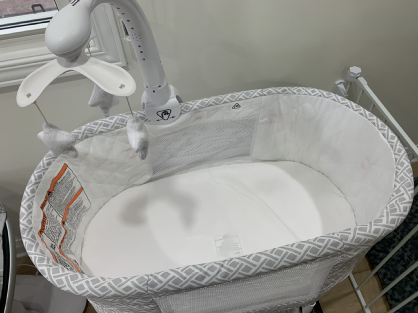 Selling 3 month old bassinet thumbnail