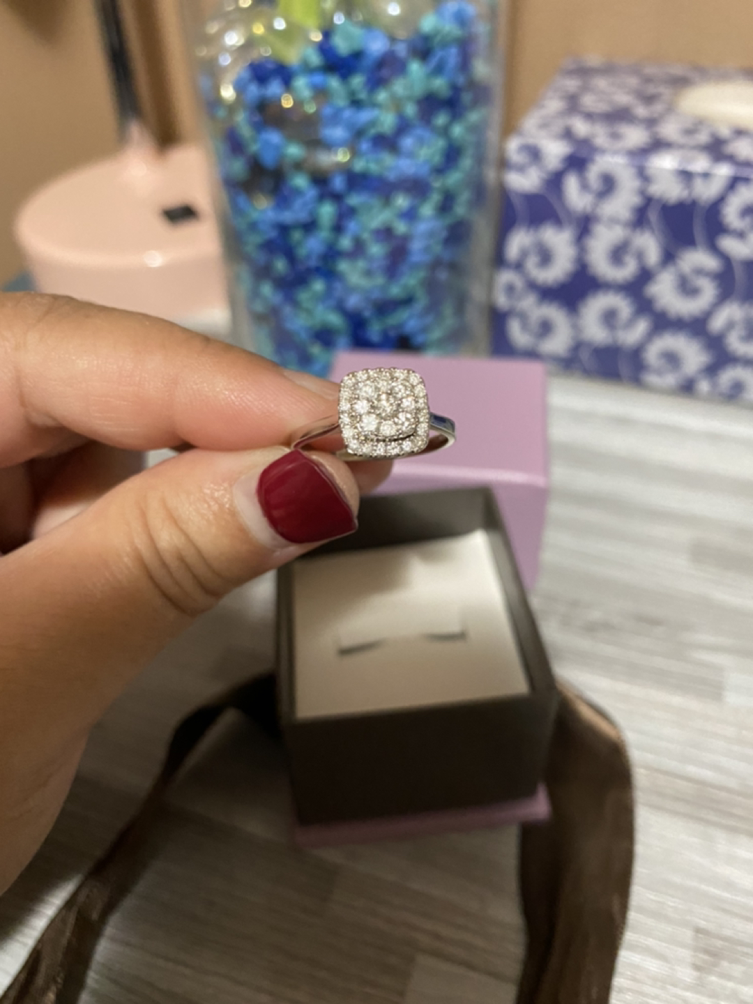 Stunning 10k white gold diamonds ring in six and half size - photo 5