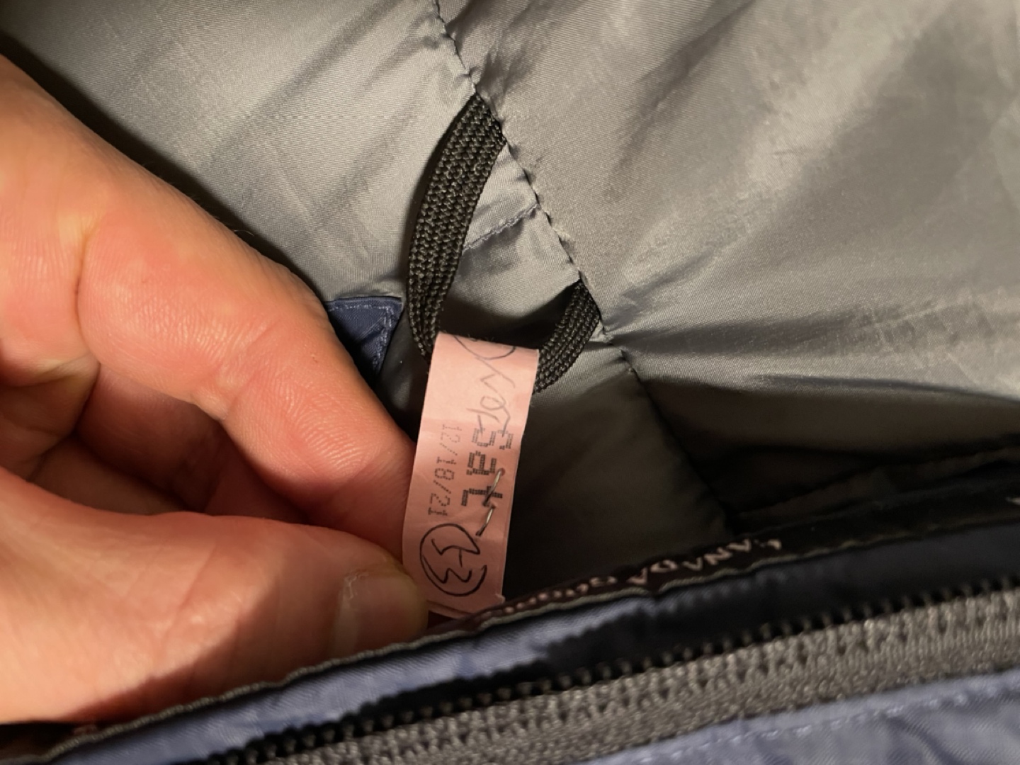 XS Canada Goose Mountaineer Jacket (Navy Blue) - photo 2