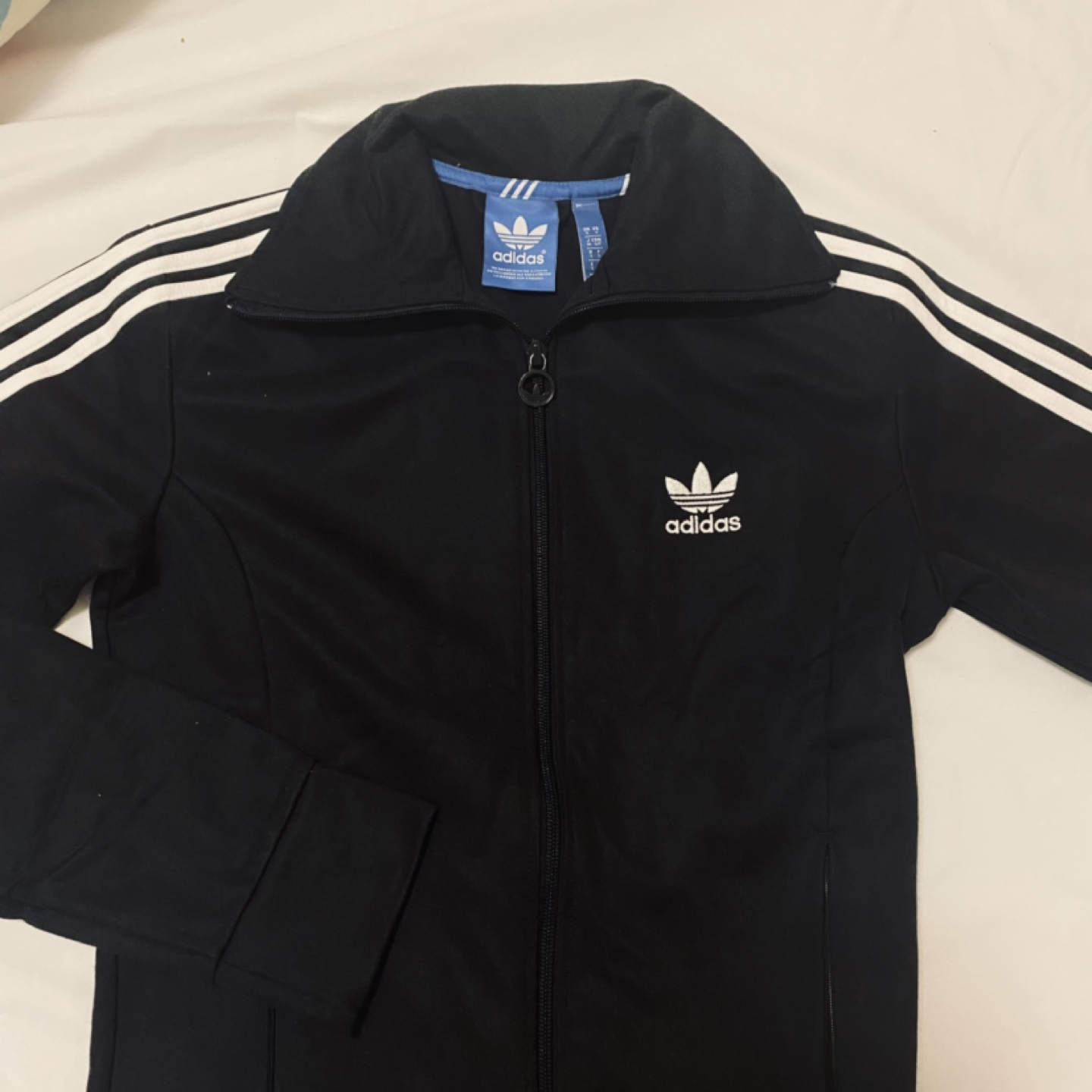 adidas original jacket image indicator(2)