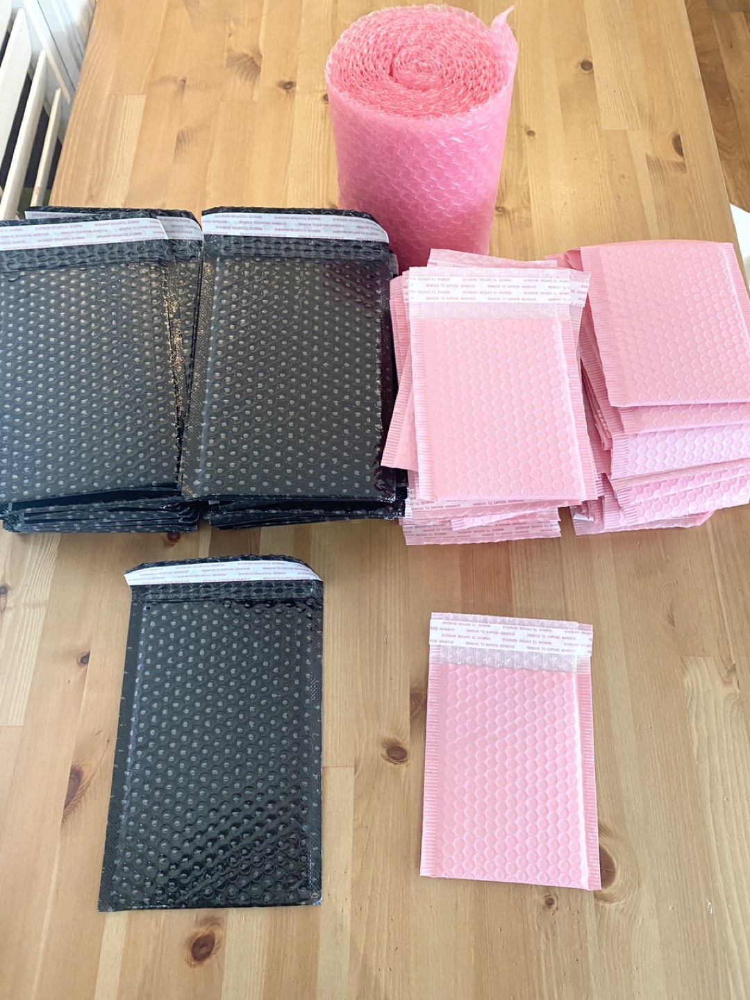 Shipping envelop (black,pink) thumbnail