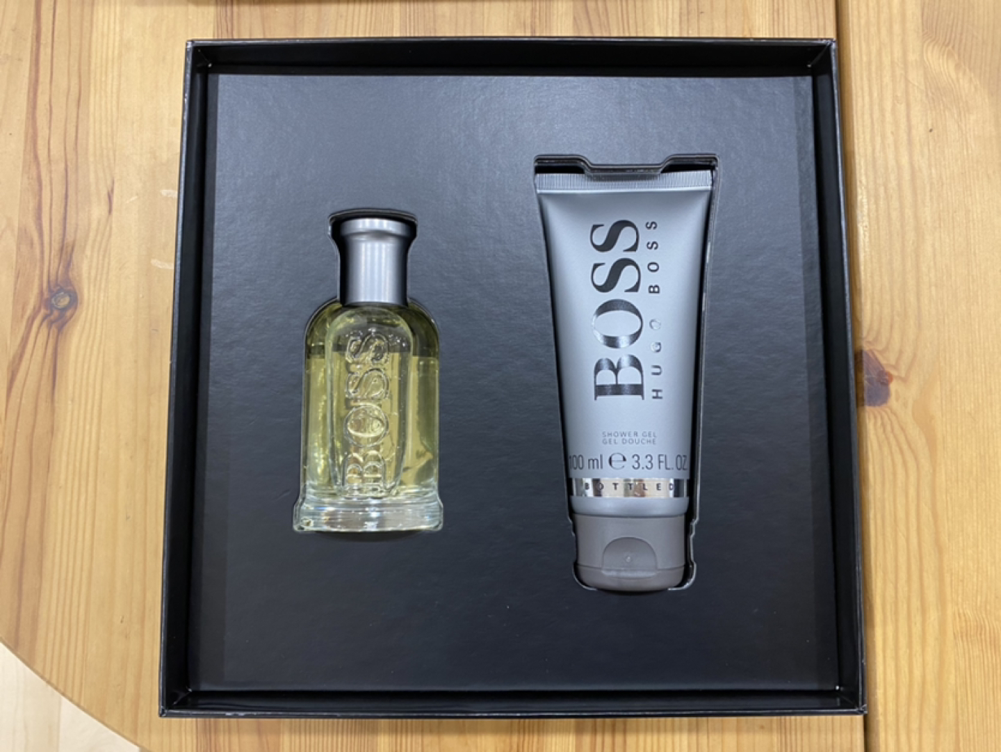 🎉 Hugo Boss - Boss Bottled Eau De Toilette Spray + Shower Gel thumbnail