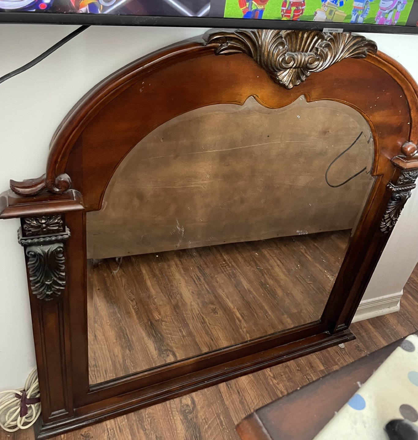 Queen bed, dresser with mirror - photo 4