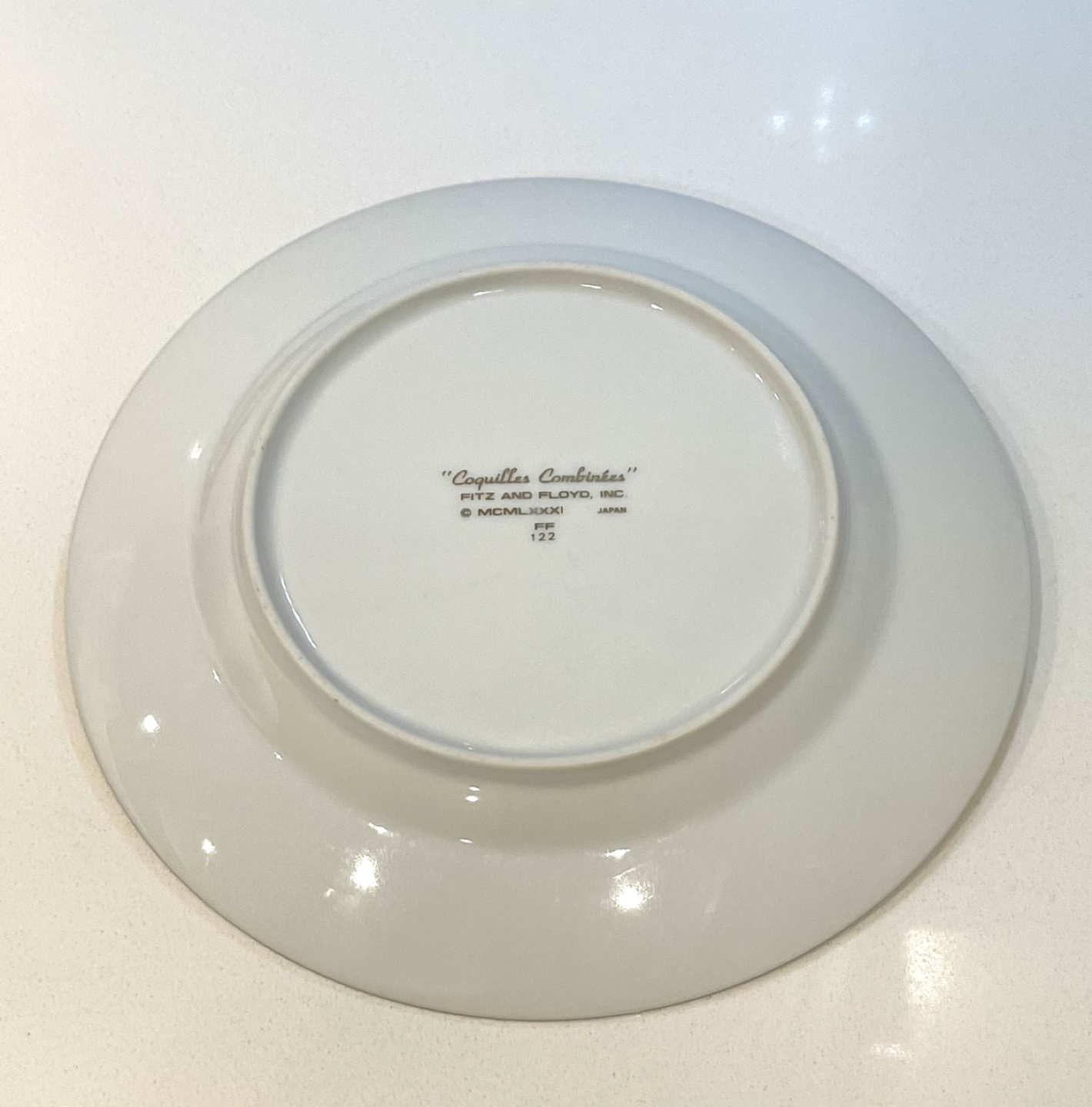 FITZ & FLOYD Coquilles combinees set of 12 plates image indicator(7)