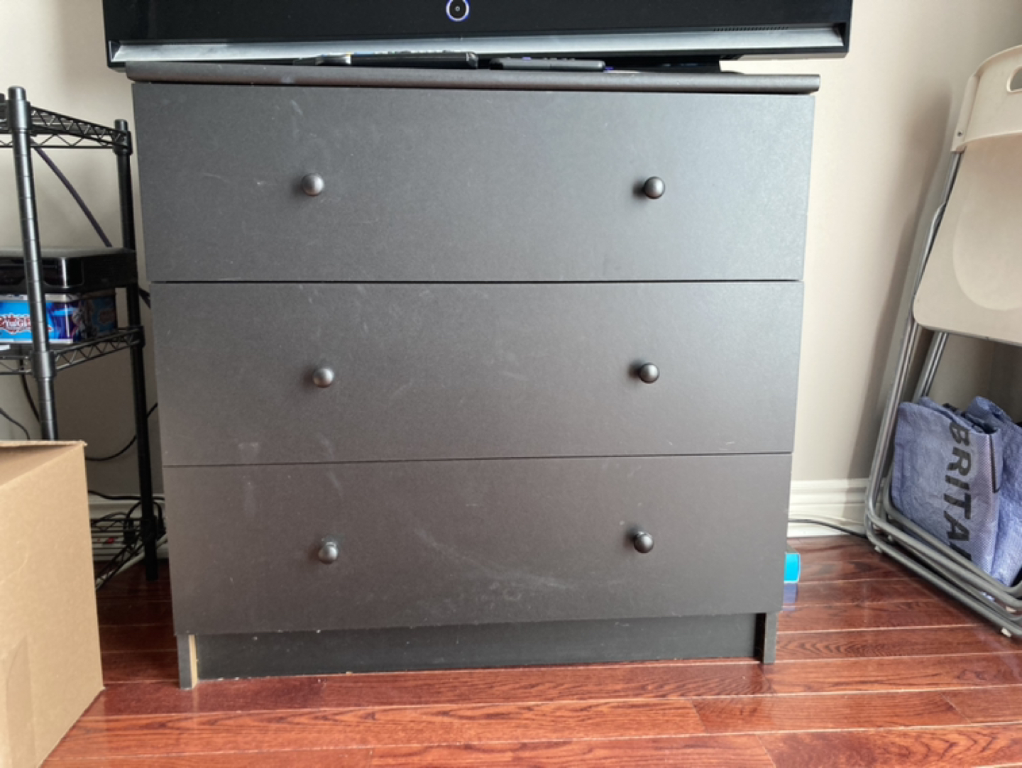 Dresser with matching bedside table thumbnail