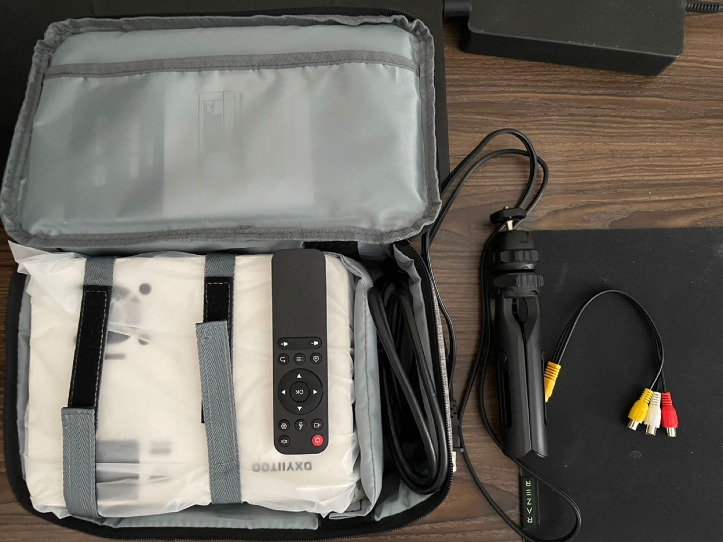 1080p Movie Projector - photo 2