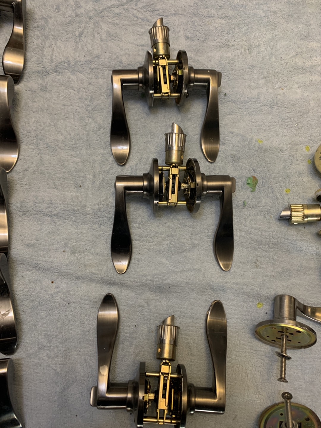 Various Doorknobs and handles For sale w/o plates - photo 3