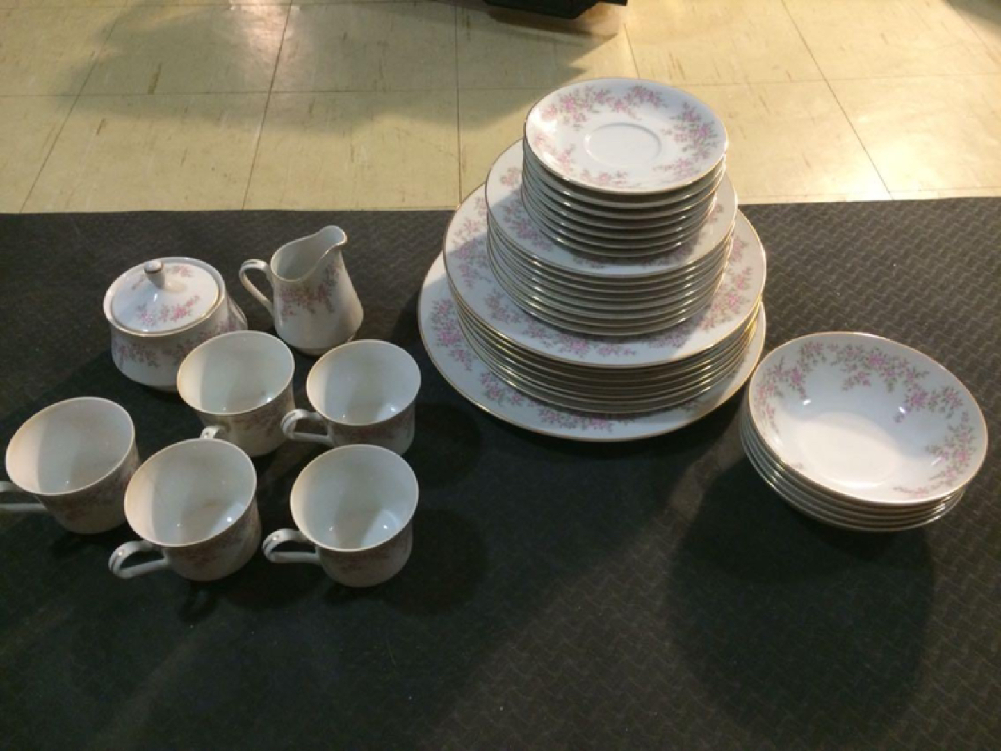 Fine China set thumbnail