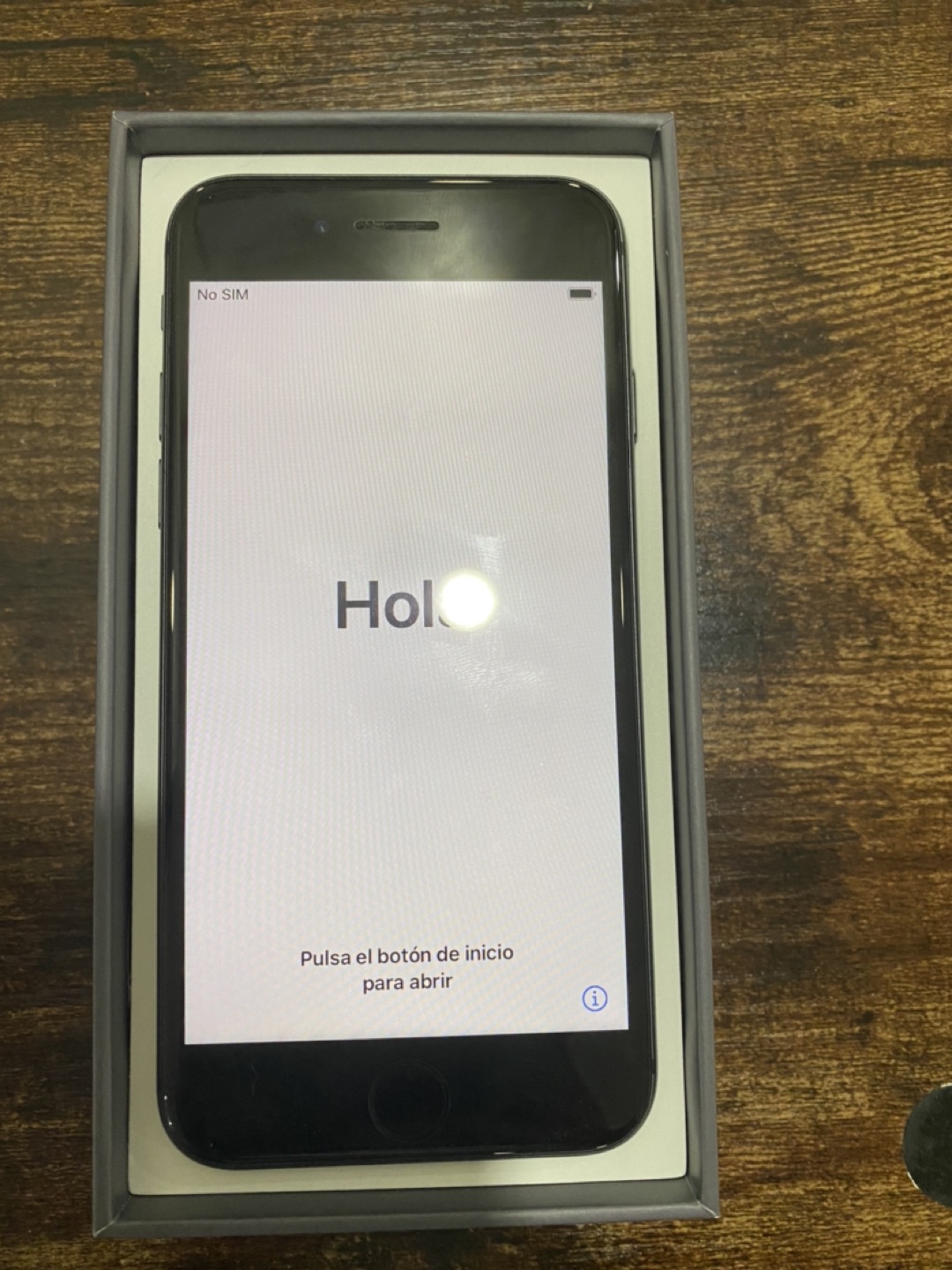 Iphone 8- 64 gb- great condition - photo 4