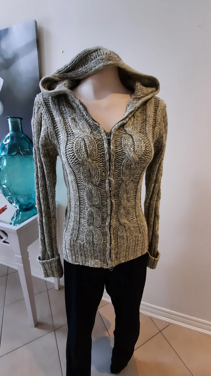wool hooded sweater size small