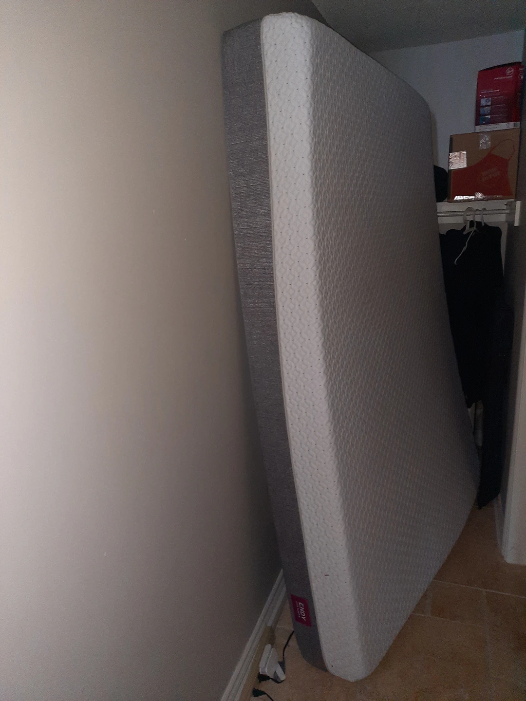Endy Queen size mattress - photo 2