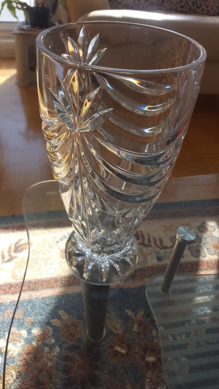 Cristal vase 11 1/2"