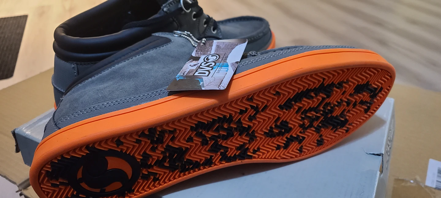 DVS HUNT GREY SUEDE SNOW