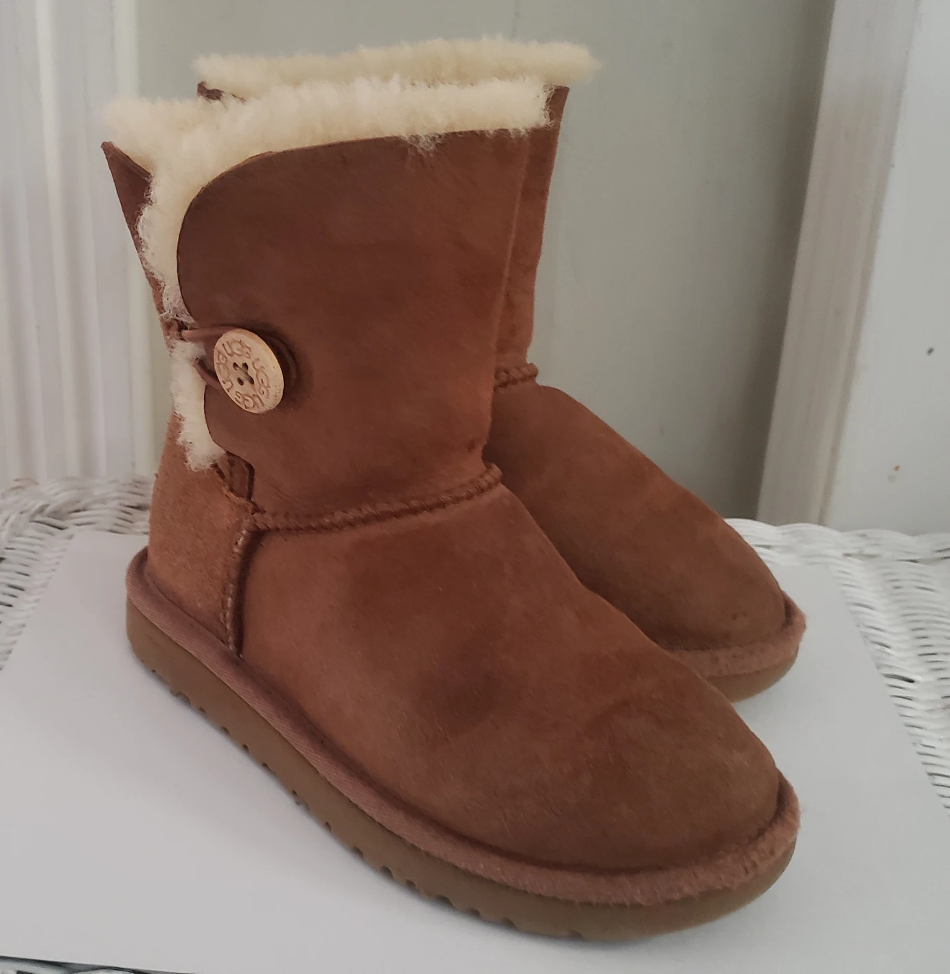UGG Bailey Button II Kids image indicator(2)