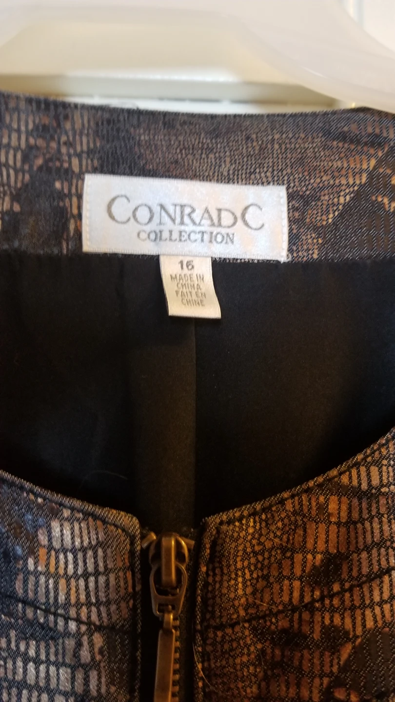 Conrad Collection image indicator(2)