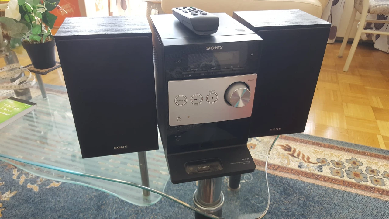 Sony CD stereo player thumbnail