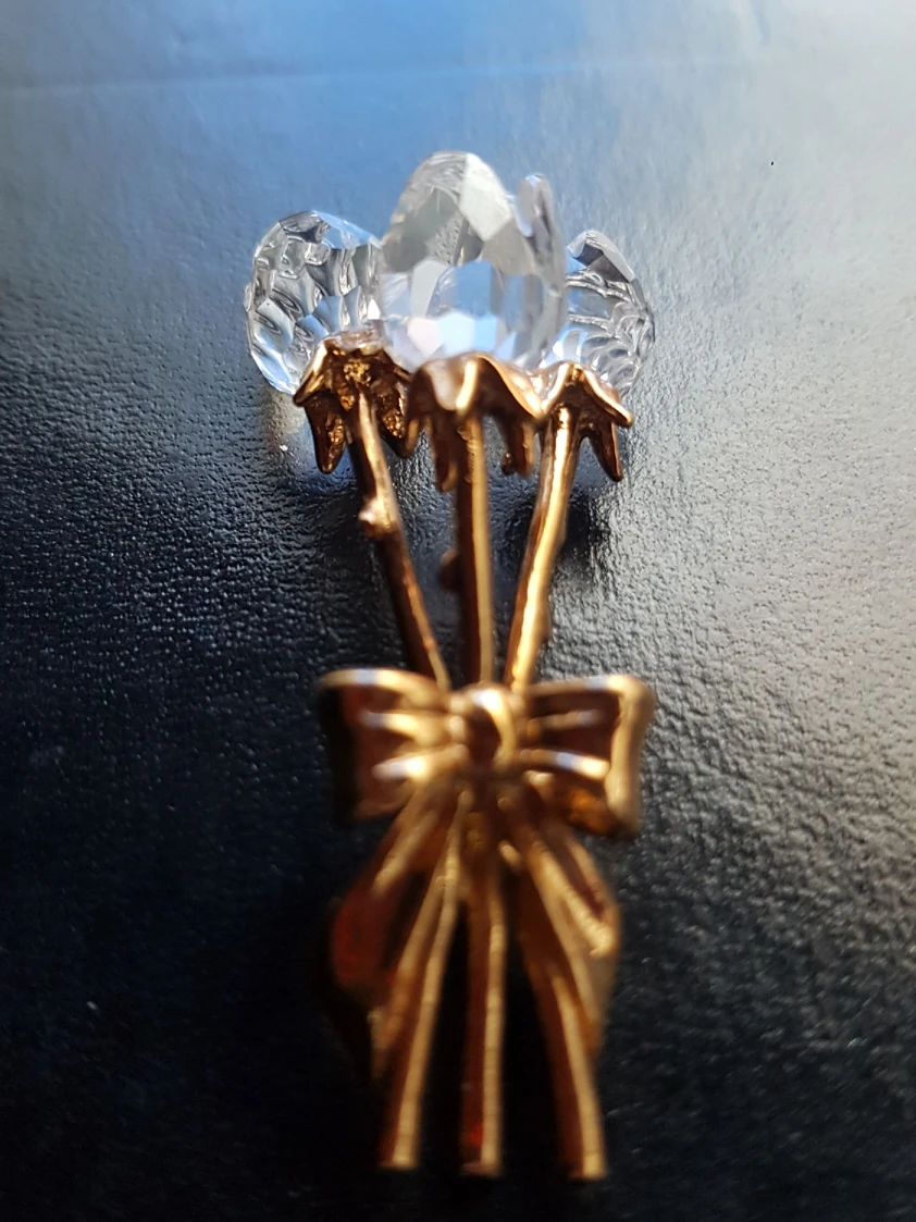 NEW Swarovski crystal memories Rose bouquet BNIB image indicator(3)