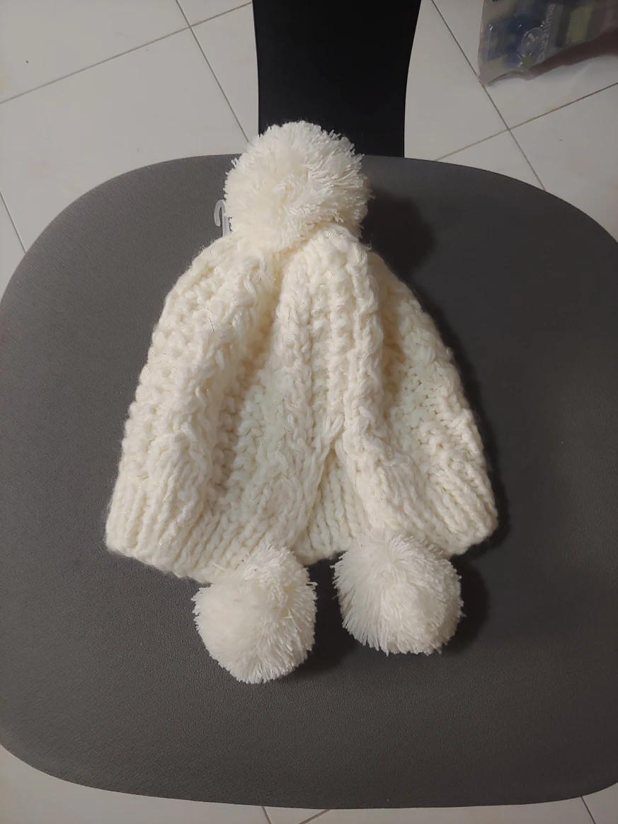 girls winter hat thumbnail