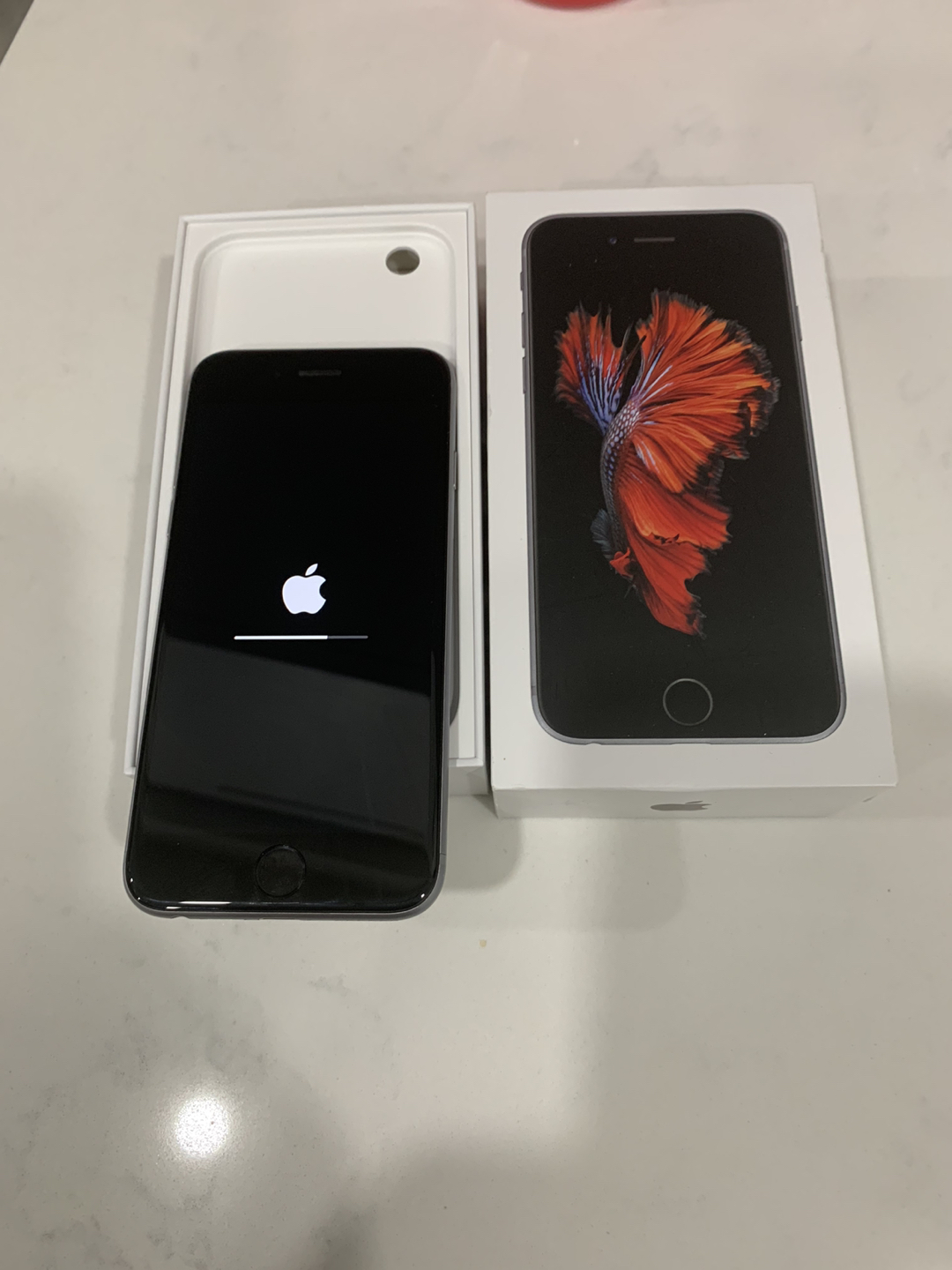 iPhone 6s - 32 GB - Grey - no charge or headphones used - photo 4