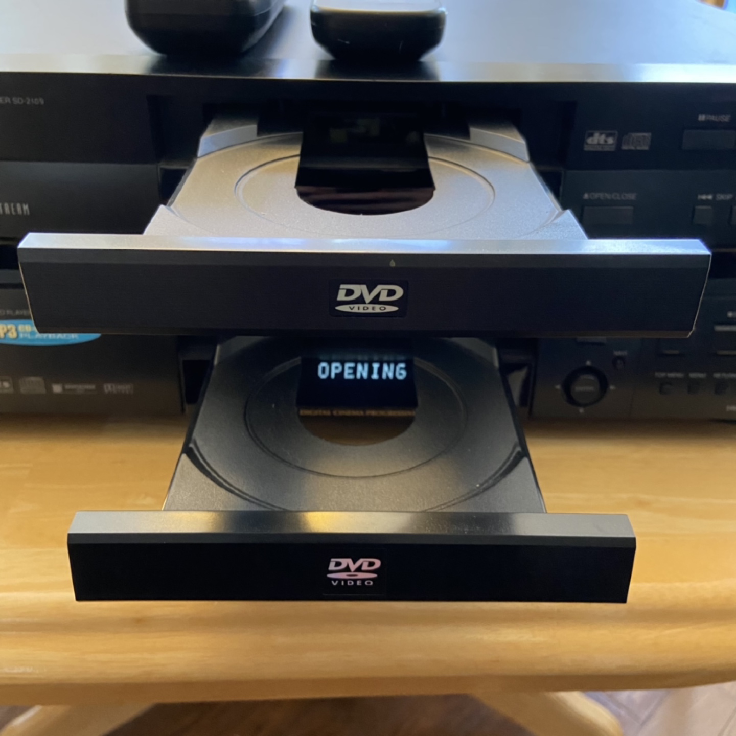 2 x TOSHIBA CD PLAYERS WITH REMOTE CONTROLS image indicator(6)