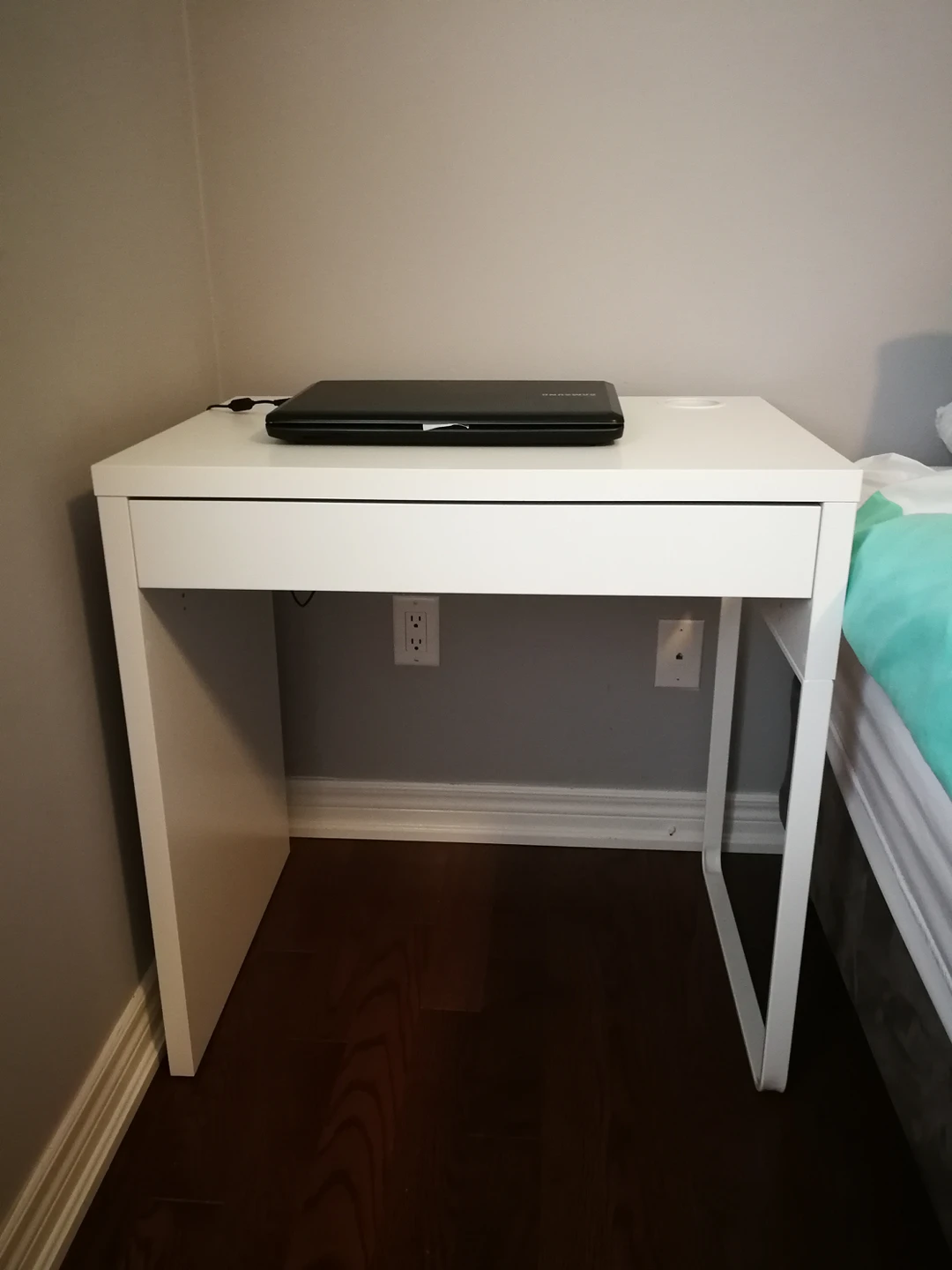 IKEA MICKE DESK (white) thumbnail