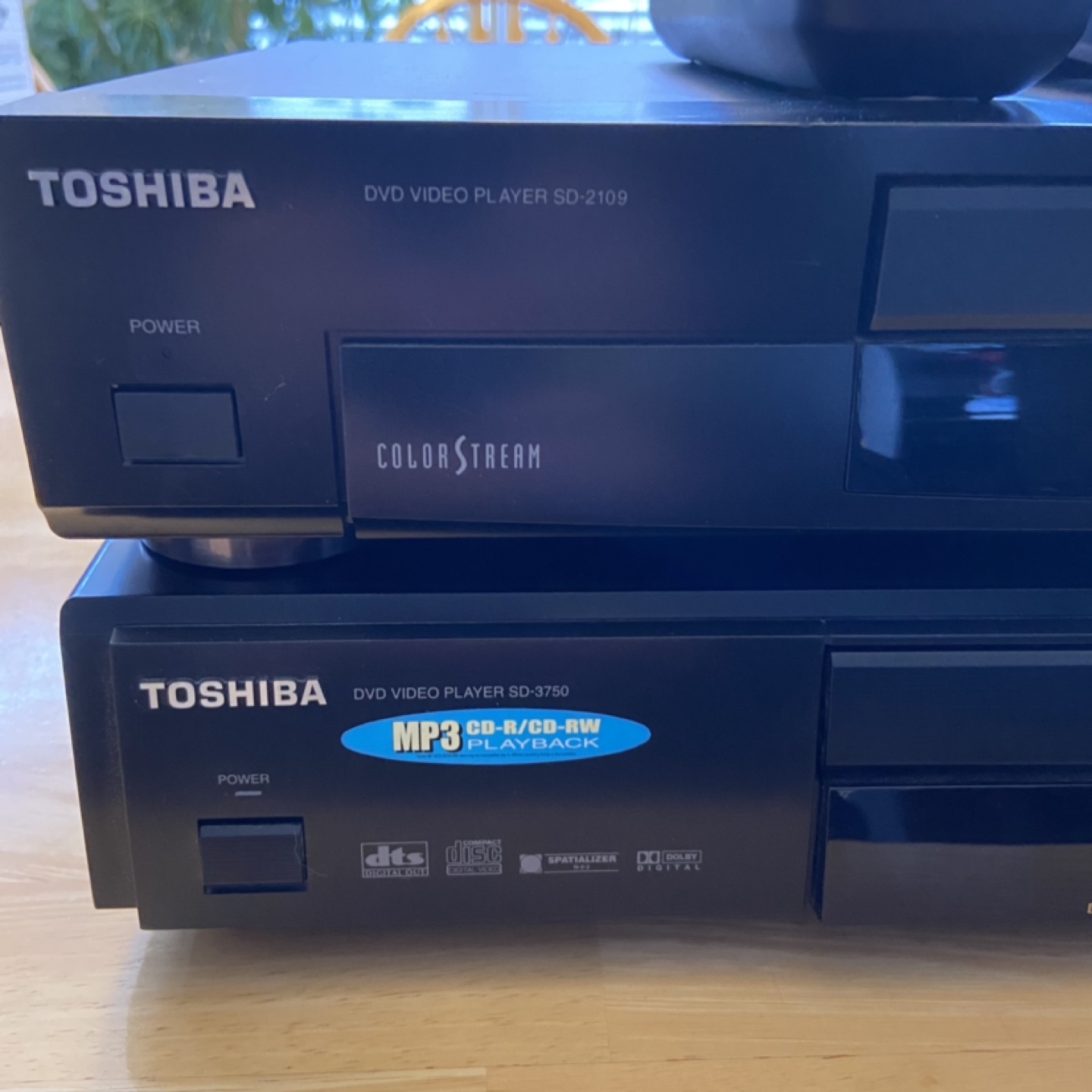 2 x TOSHIBA CD PLAYERS WITH REMOTE CONTROLS image indicator(3)