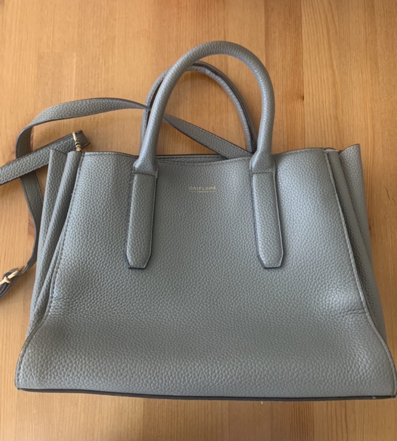 Women’s bag thumbnail