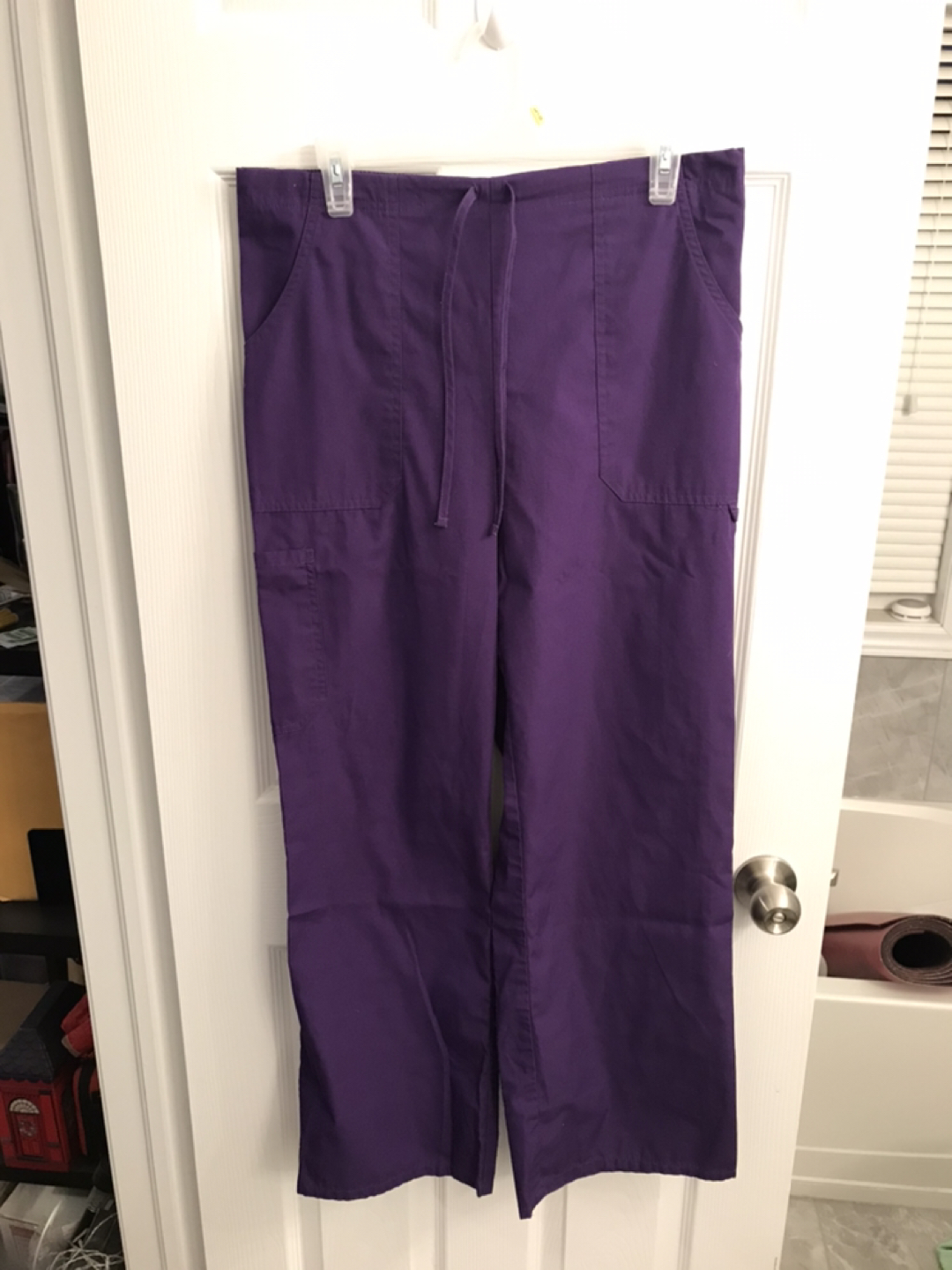 Nurse / Healthcare scrubs - 7 pc lot image indicator(3)