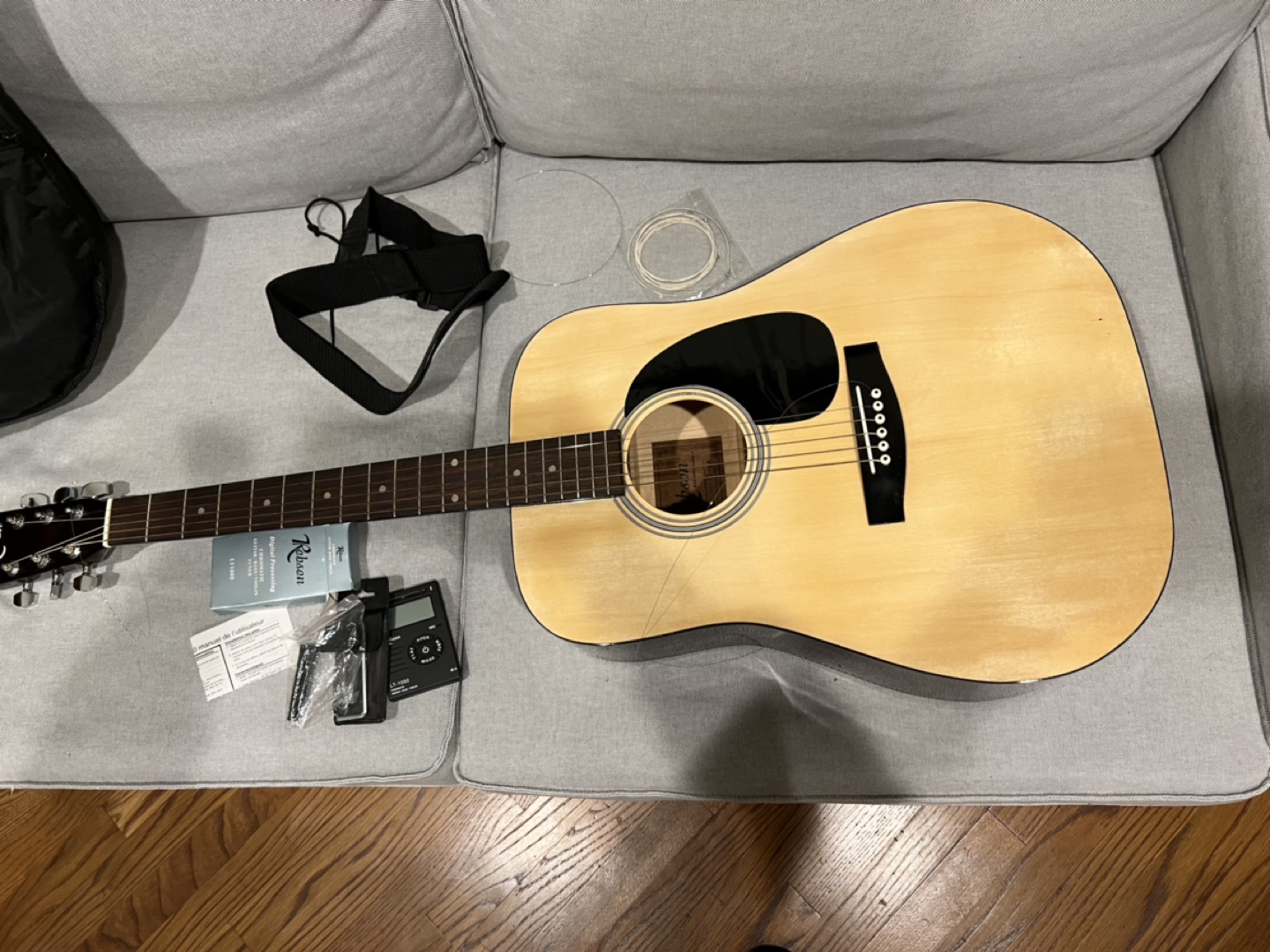 Robison Acoustic Guitar thumbnail