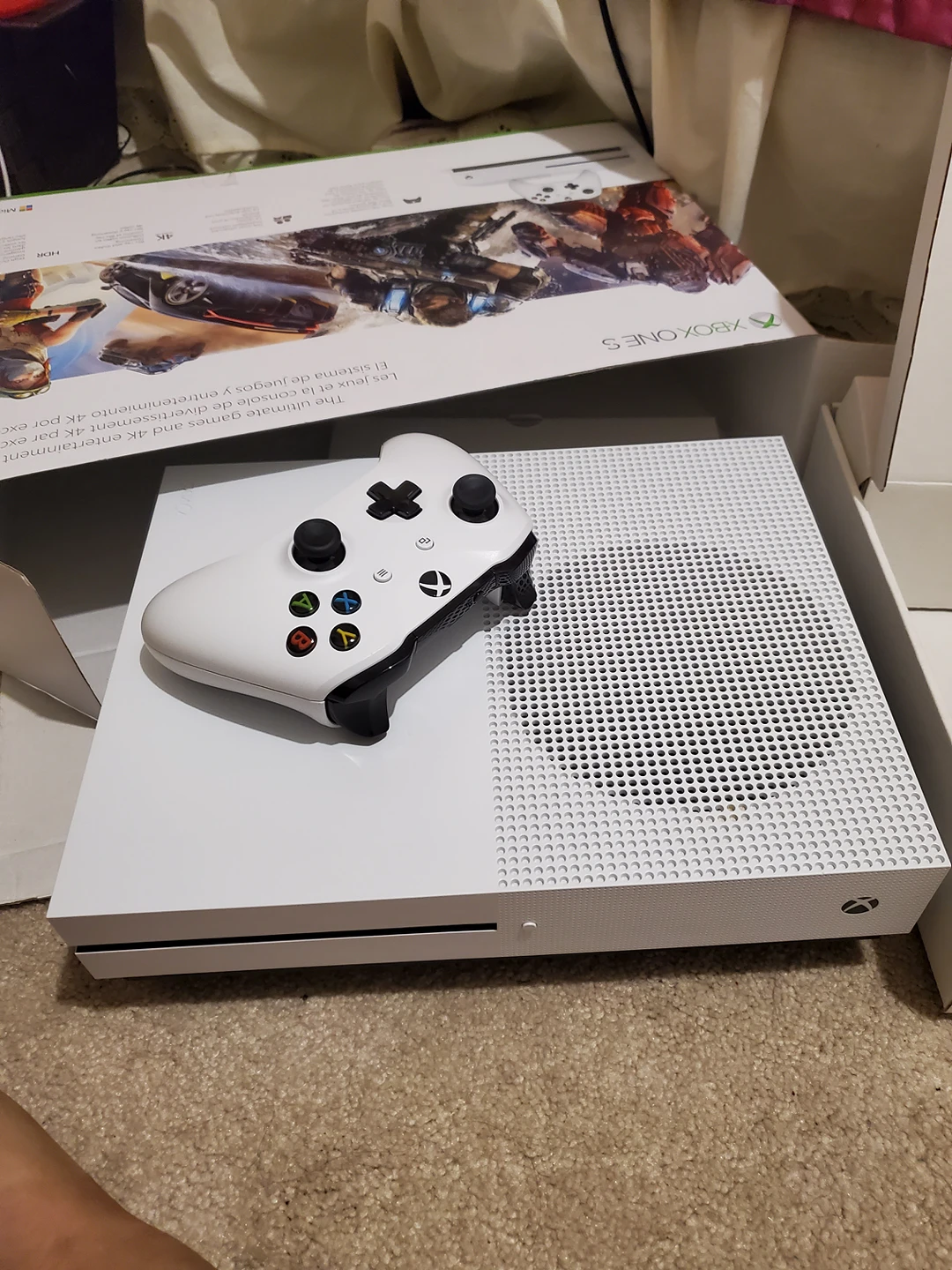 Xbox One S 1Tb with 4 games. Mint condition - photo 3
