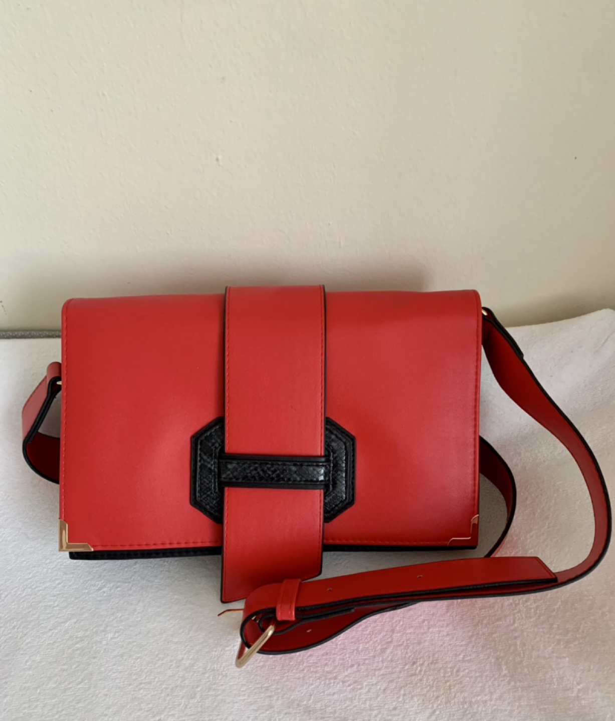 Red/black women bag thumbnail