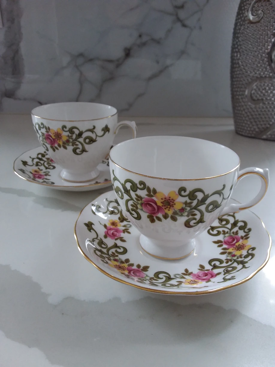 Beautiful vintage  tea cup Made ìn England 2set ( cup&saucer) - photo 3