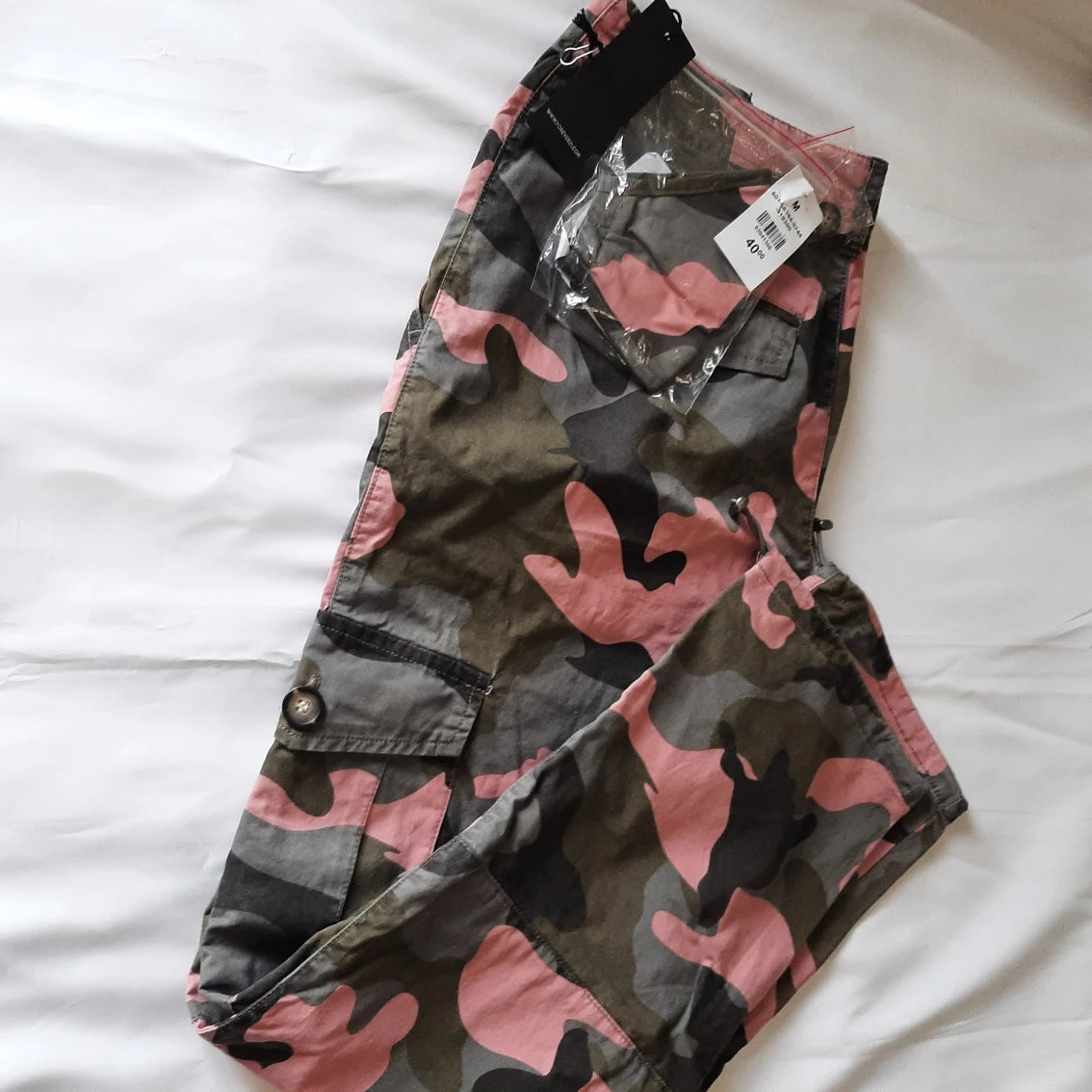 Pink Camouflage Cargo Pants Size Medium thumbnail