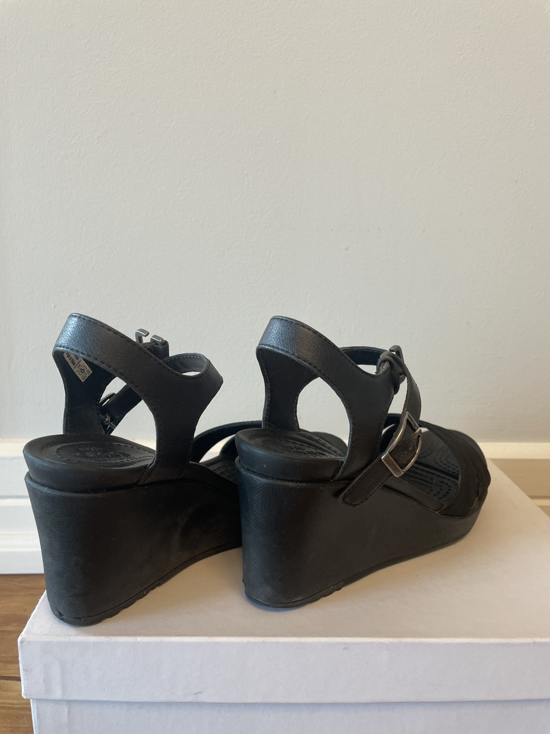 Croc Wedge Sandal image indicator(2)