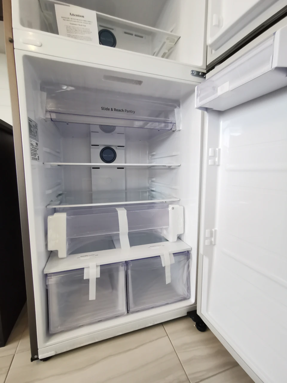 *moving sale* brand new Samsung 29" top mount refrigerator - photo 4