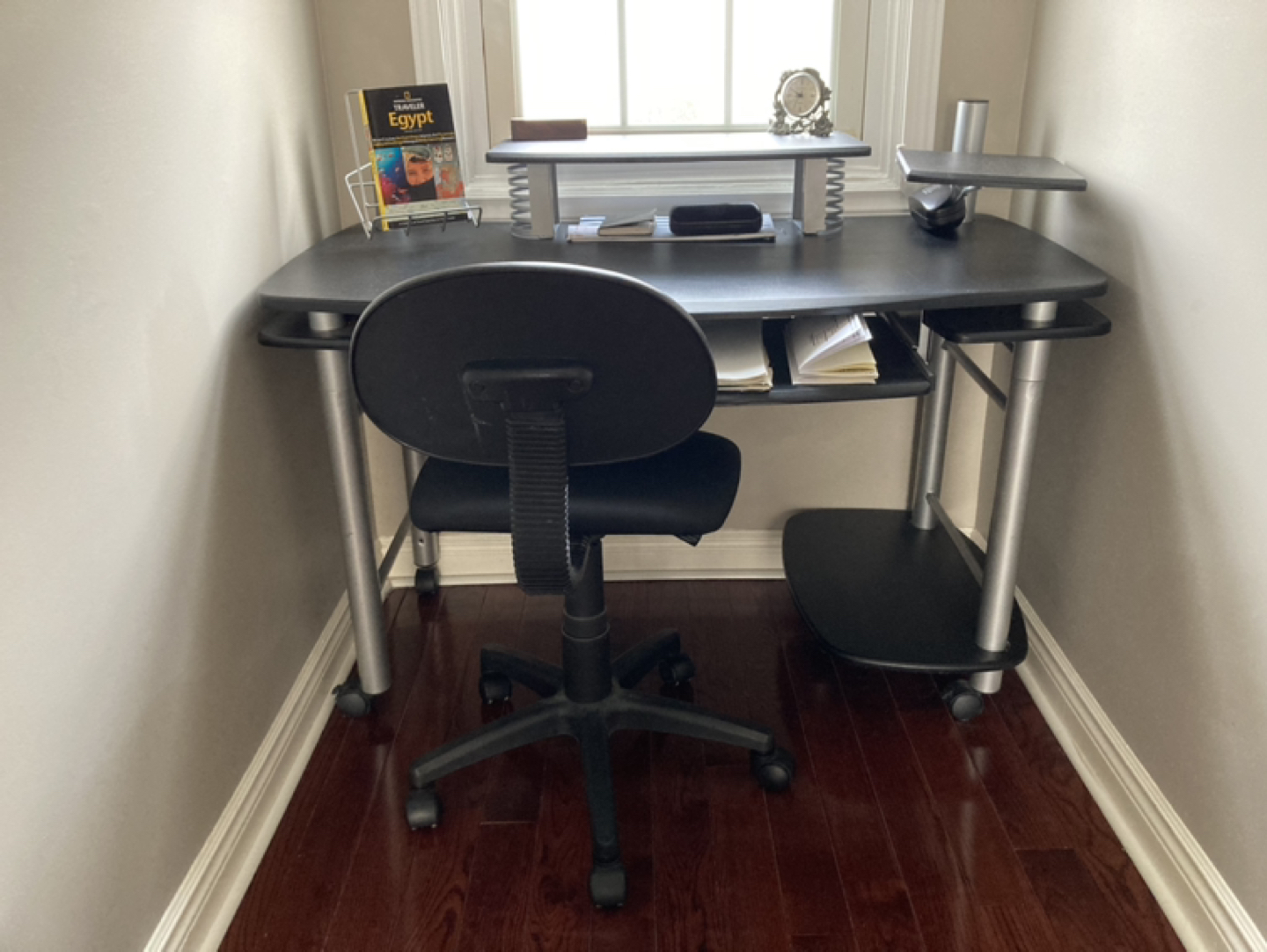 Black desk and chair - photo 2