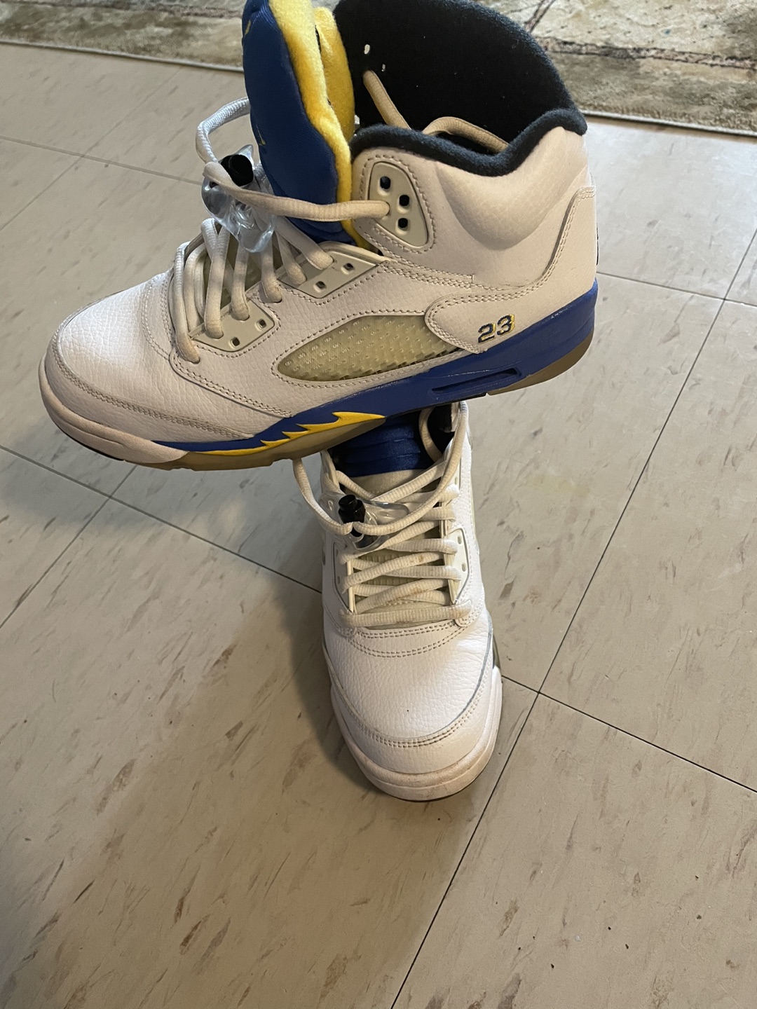 White and blue and yellow Jordan - photo 2