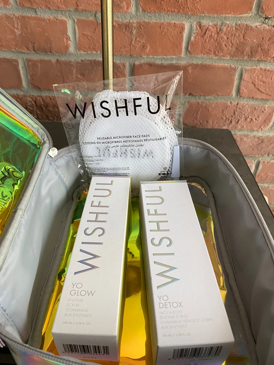 Wishful Scrubs, Travel Bag, 3 Reusable exfoliating pads image indicator(3)