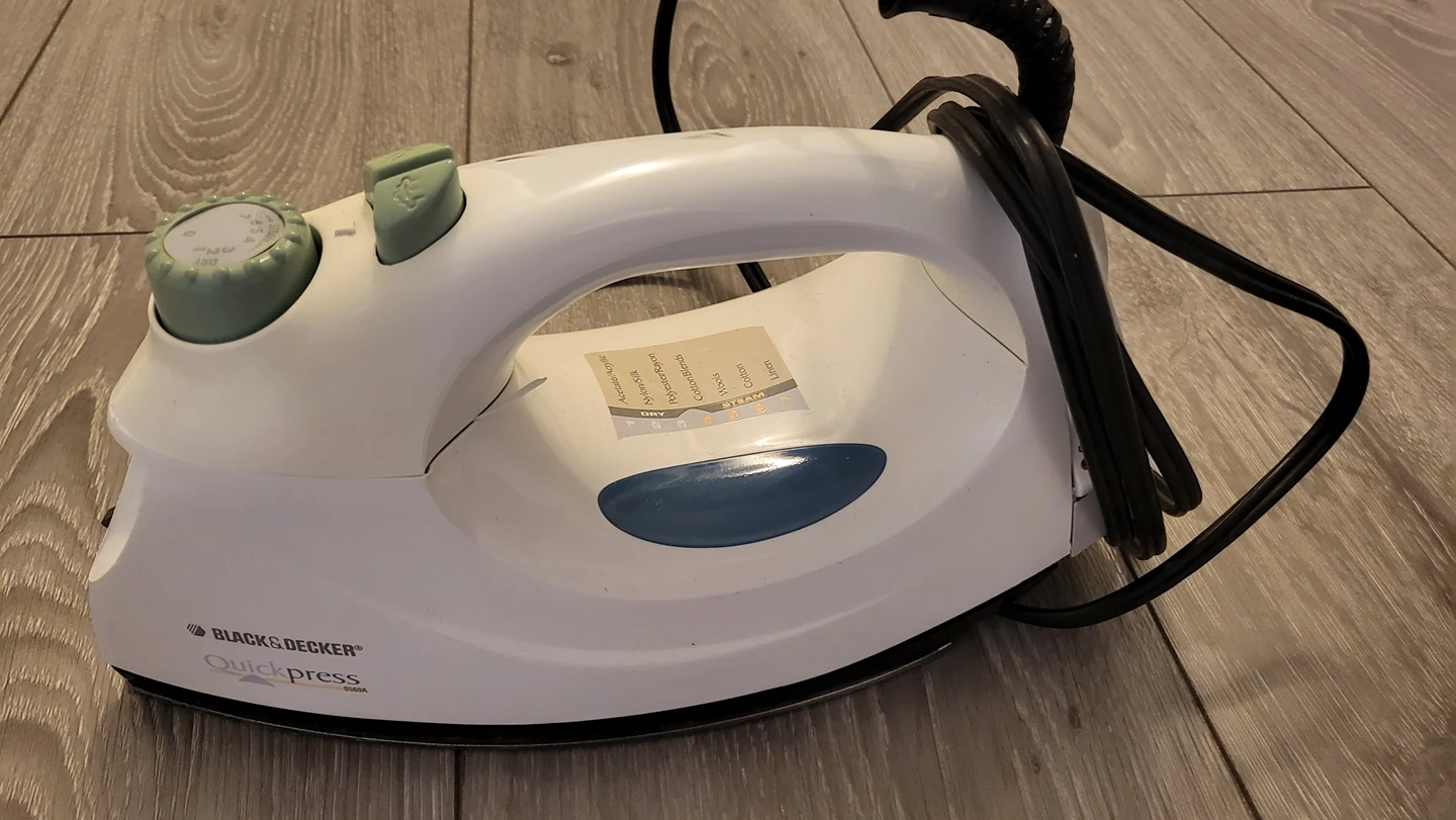 🍀Steam flat iron - black&decker (다리미) thumbnail