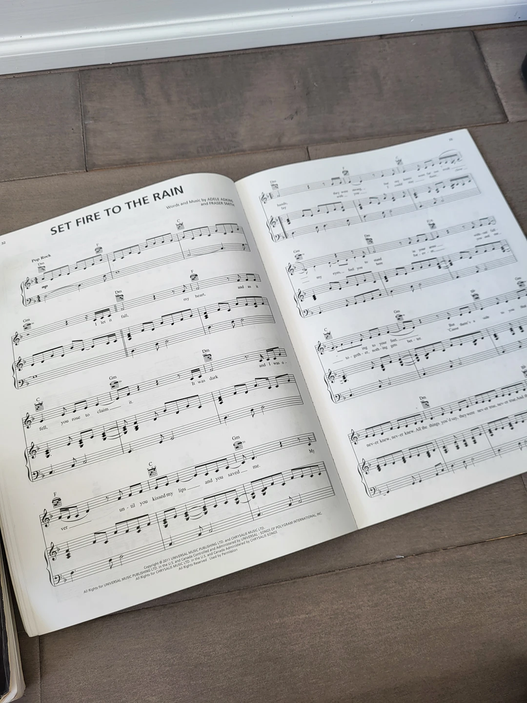 Adele 21 - Piano/Guitar/Vocal Book image indicator(2)