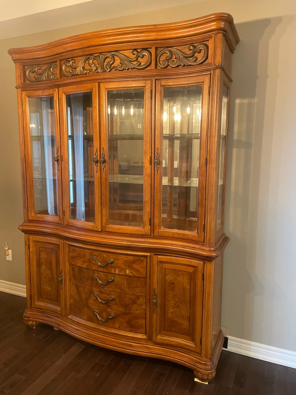 Free Hutch & Buffet Wood Furniture - photo 2