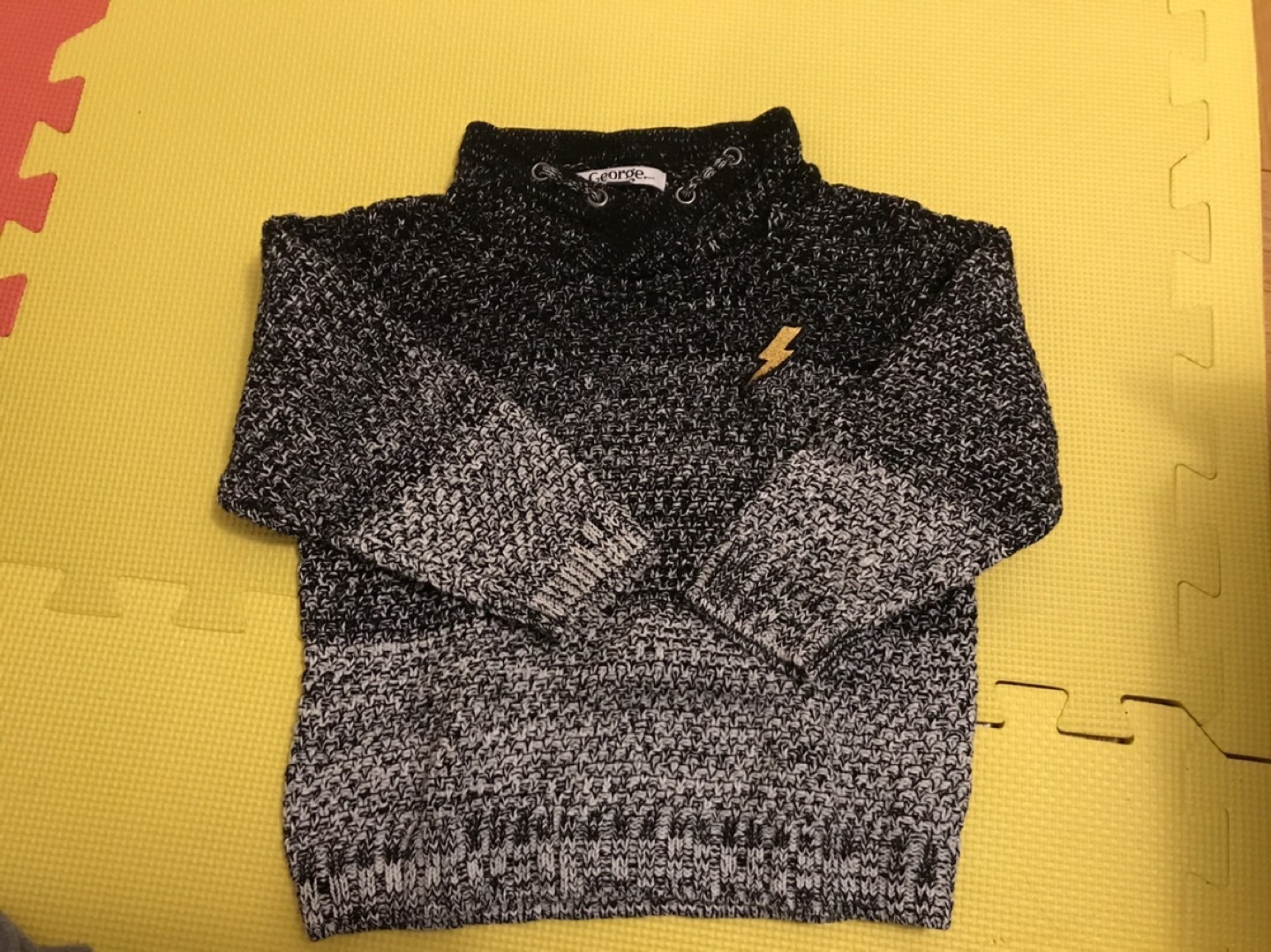#Freecycle Kids winter sweater (3T) thumbnail