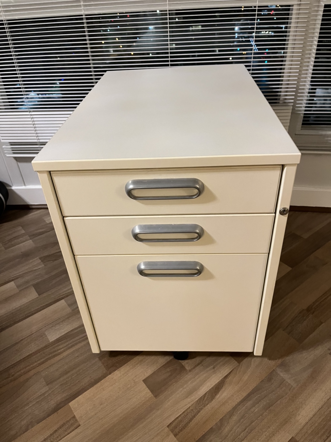 Filing cabinet with drawers and wheels  thumbnail