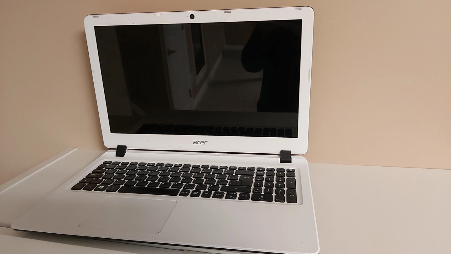 Acer Laptop - photo 3