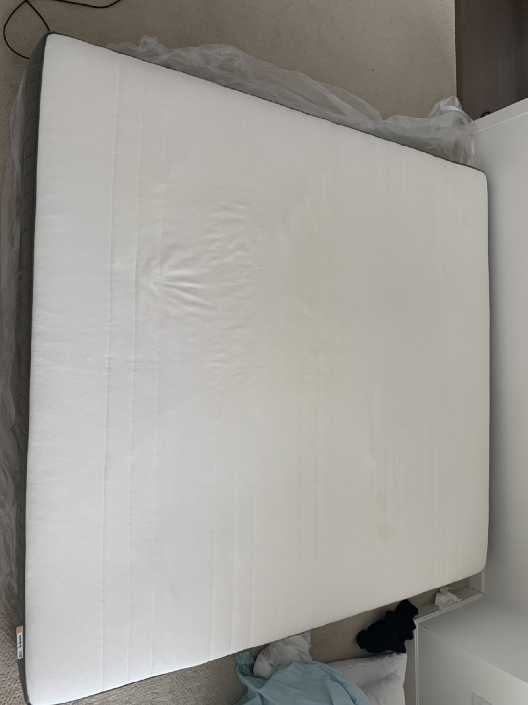 Morgedal King size mattress - no smoking - no pets