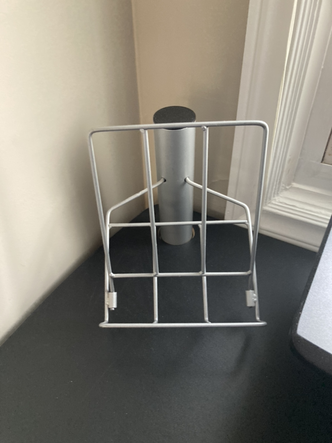 Black desk and chair - photo 5