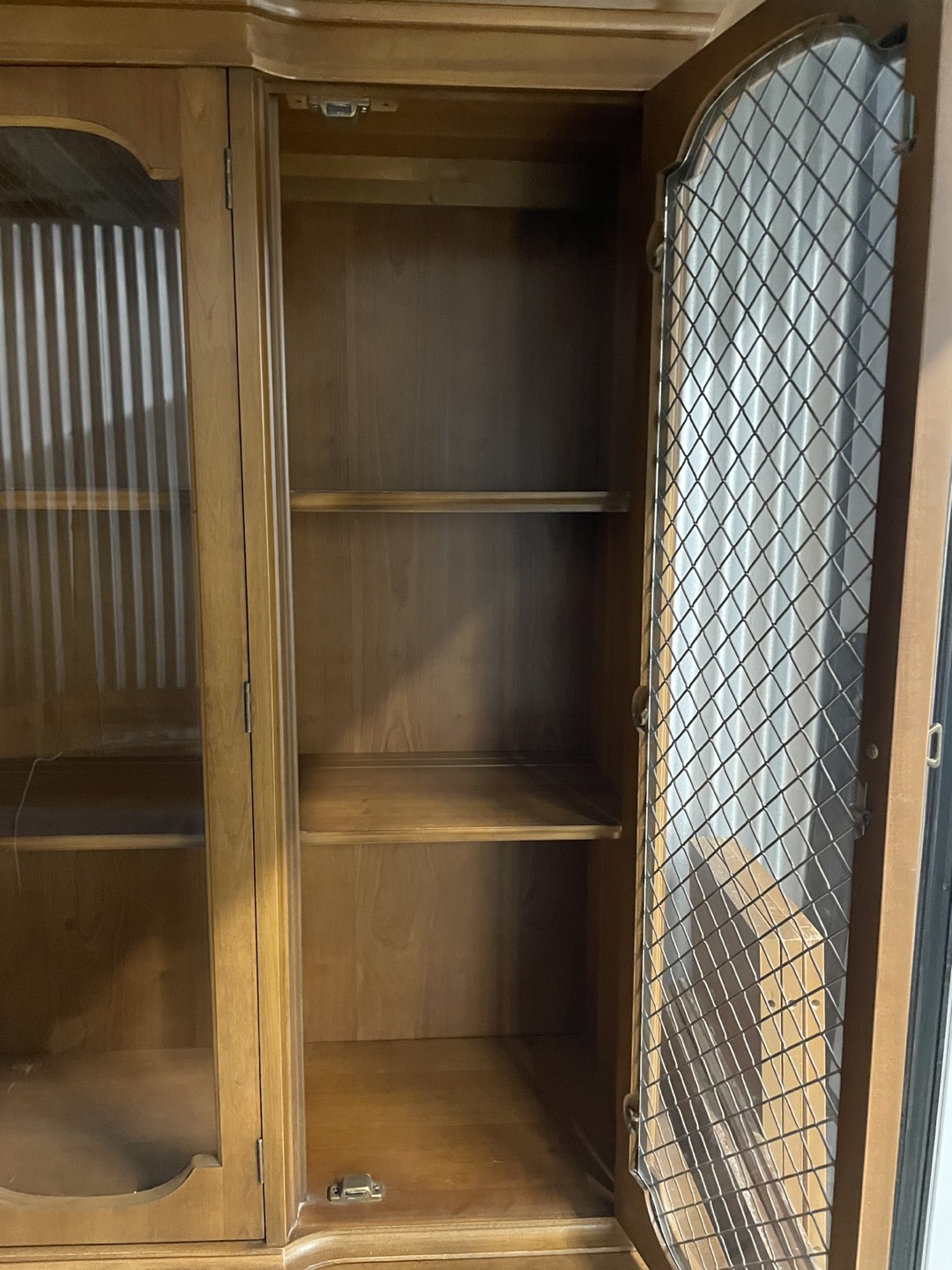 Hutch Buffet china cabinet - photo 4