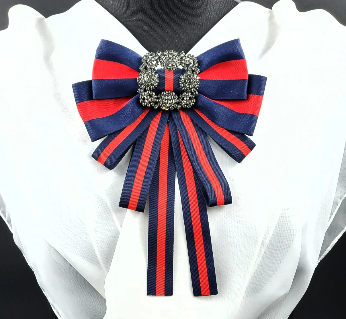 Handmade Vintage style Rhinestone Brooches. image indicator(4)