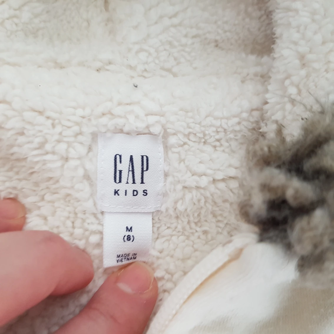 GAP kids thick winter hoodie image indicator(3)